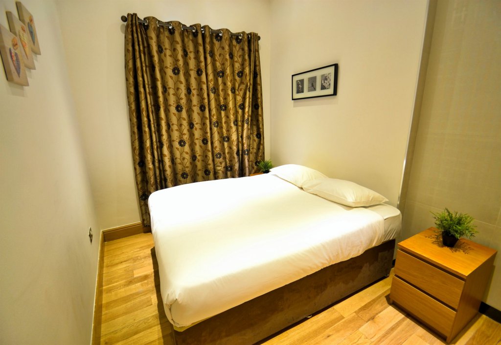 Фото Hyde Park Apartments 8 Craven Hill