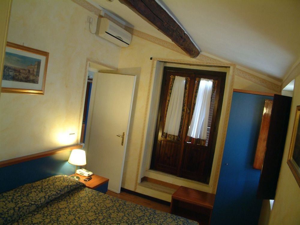 Фото Domus Julia Hotel