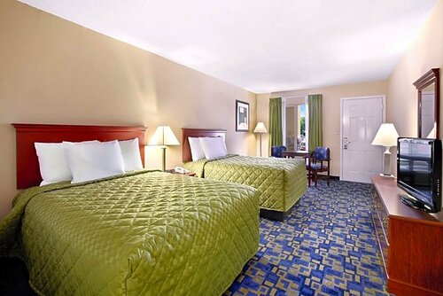 Гостиница Cypress Inn & Suites by Oyo -Chocowinity, Nc Hwy 17