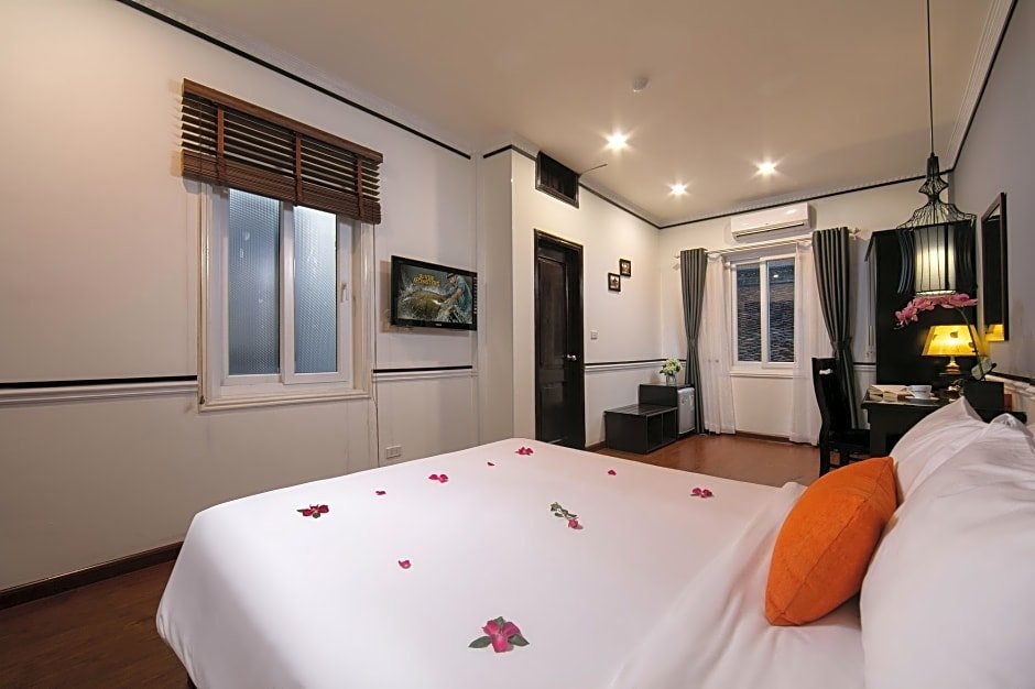 Фото Hanoi Secret Garden Hotel