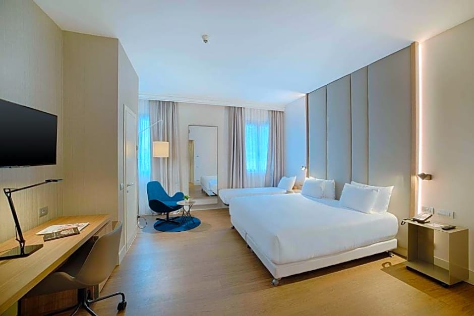 Фото Nh Bologna de la Gare