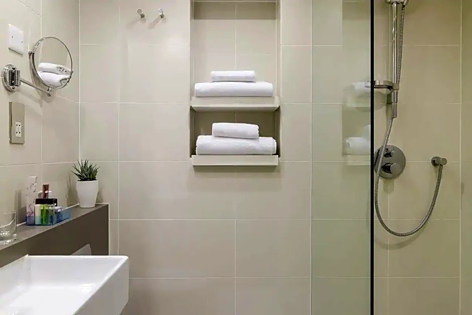 Фото H10 London Waterloo