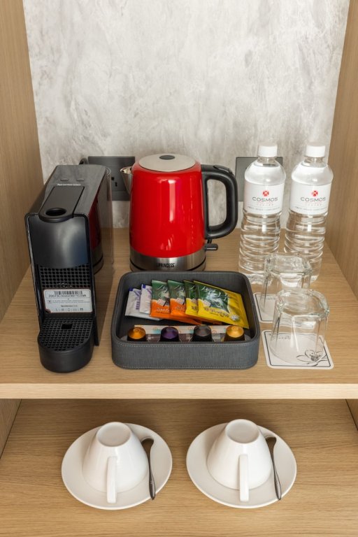 Фото Taipei Garden Hotel