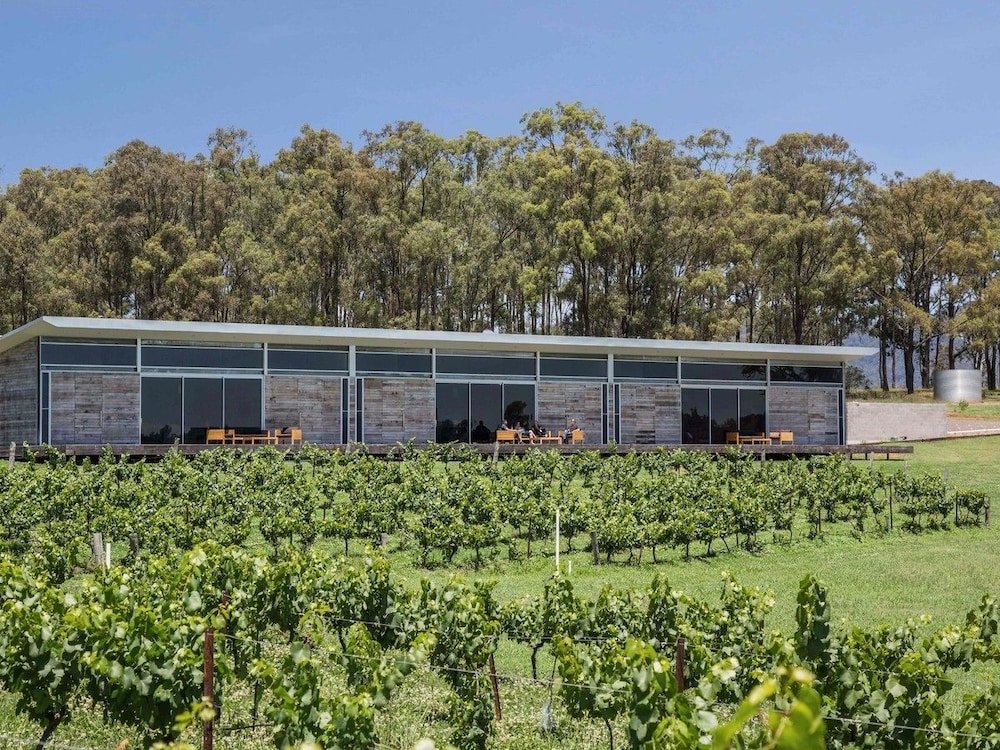 Фото The Longhouse - Suite 2