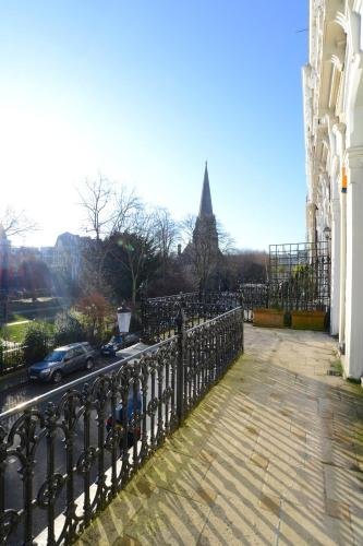 Фото Presidential Apartments - Kensington