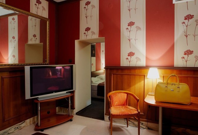 Фото Maxim Boutique Hotel