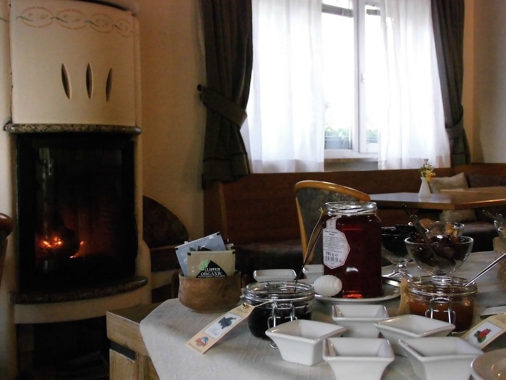 Фото La Roche Hotel Appartments