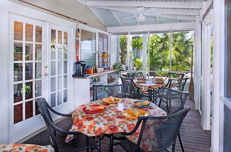 Гостиница Coco Plum Inn в Ки-Уэст
