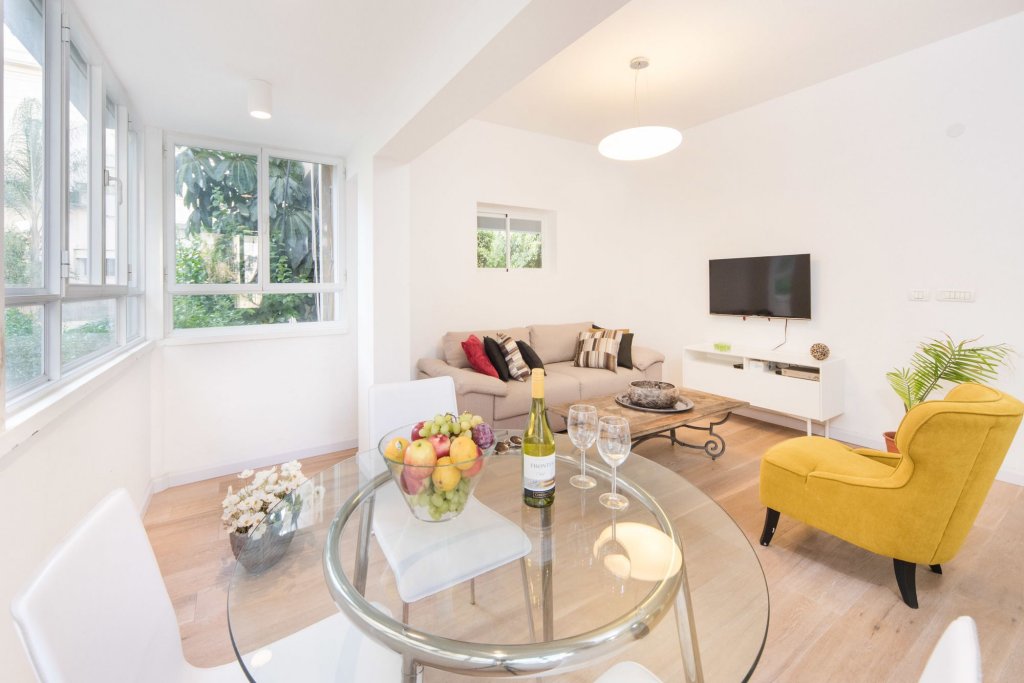 Фото Sea N'Rent - 14 Hirschenberg Tel Aviv