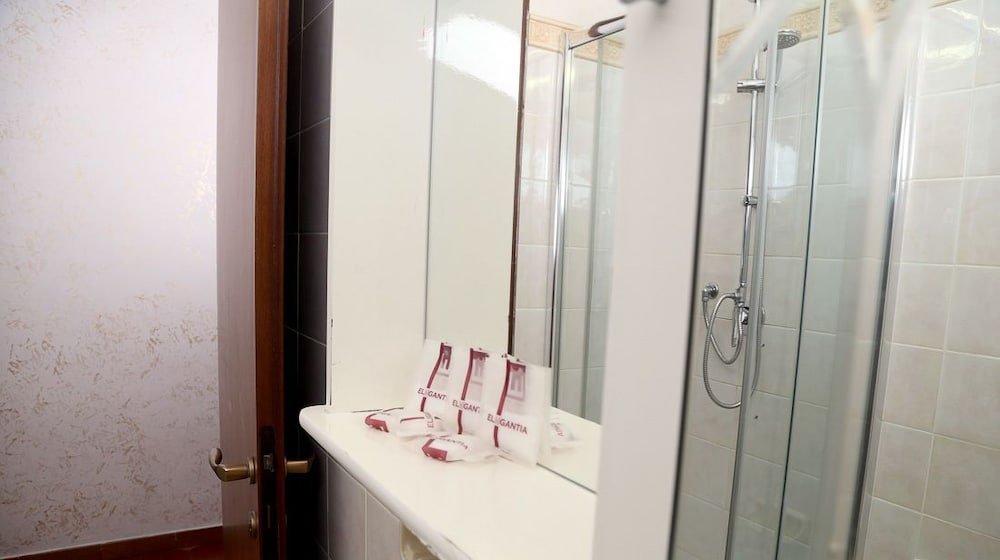 Фото Roma Room Hotel