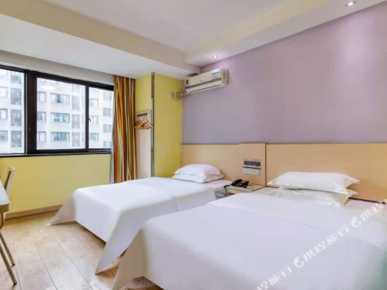 Фото 7Days Inn Shanghai LuJiaZui ShiMao Riviera GaRoaden