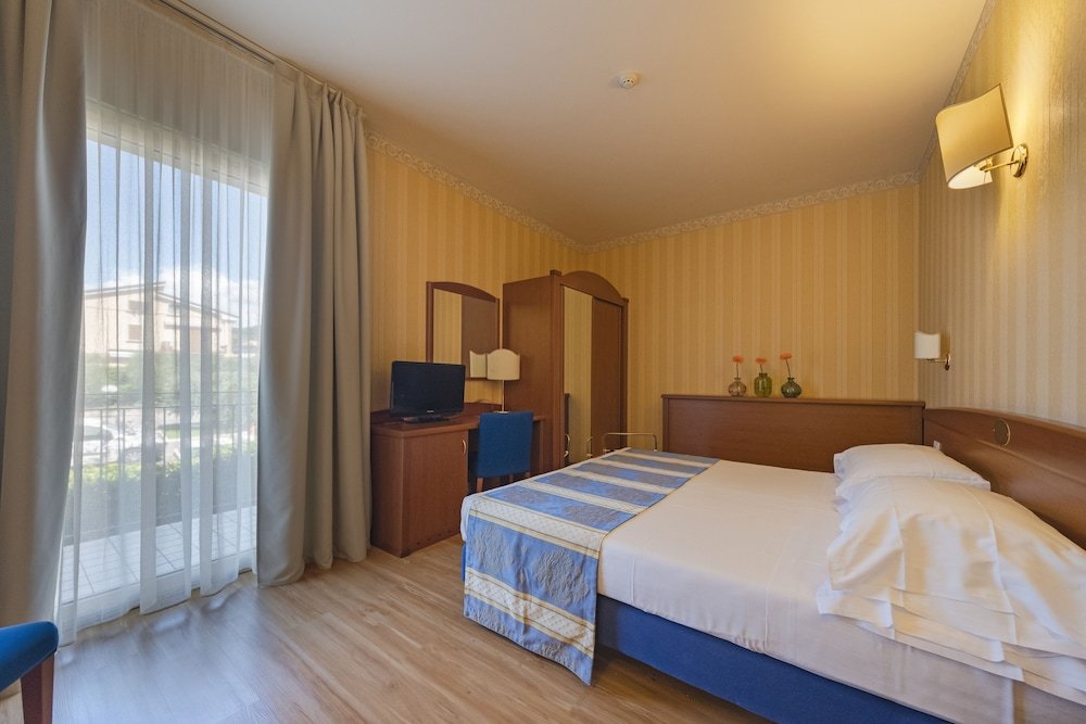 Фото Hotel al Sole Bardolino