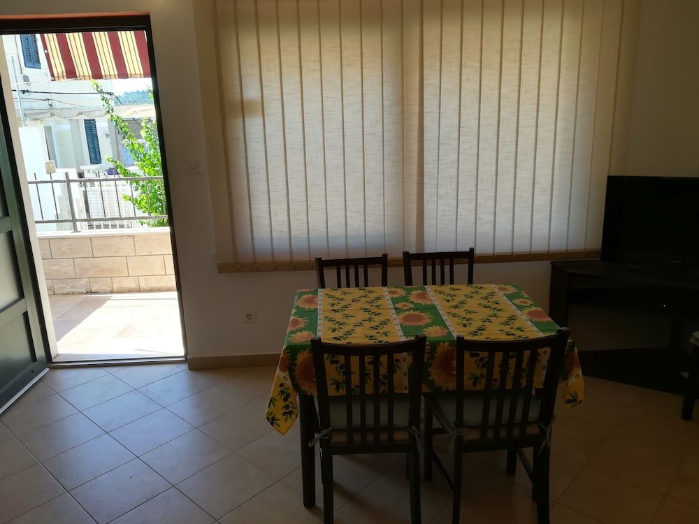 Фото S And L Apartments