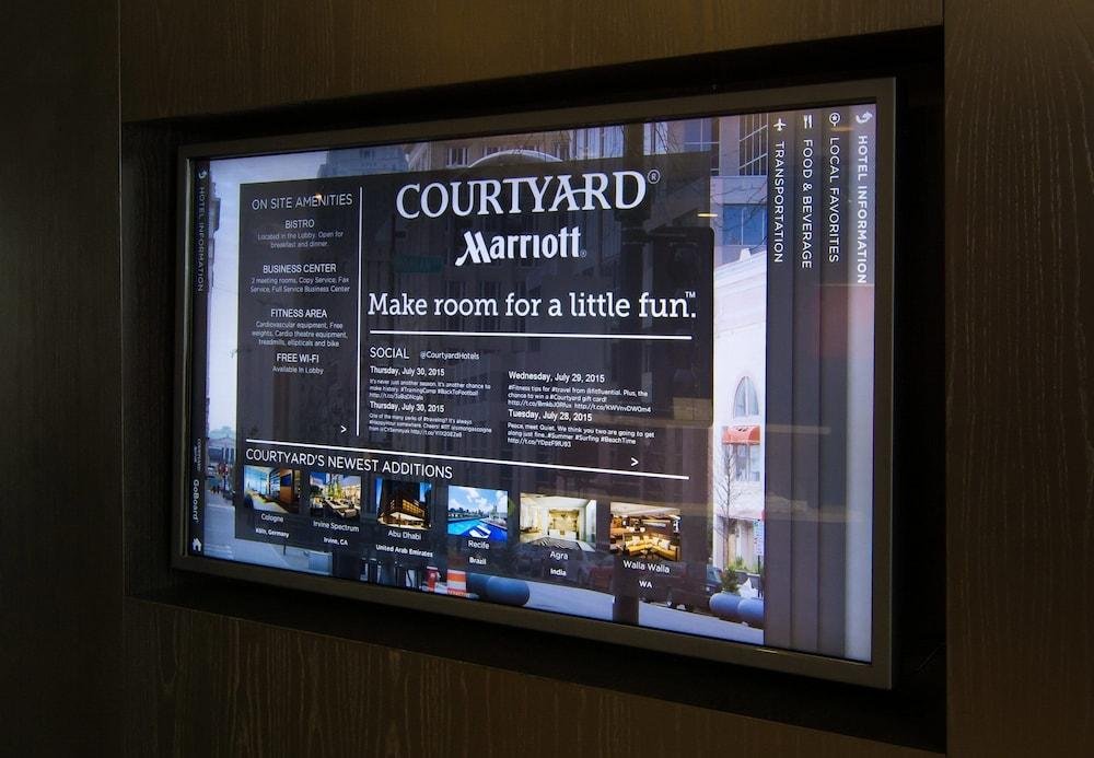 Фото Courtyard by Marriott Los Angeles - Sherman Oaks