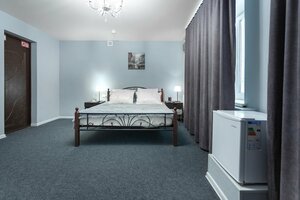 Honey (Raboche-Krestyanskaya Street, 6), hotel