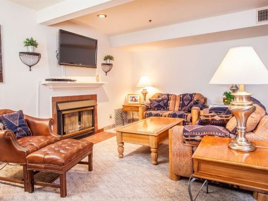 Фото Town Pointe by Lespri Management