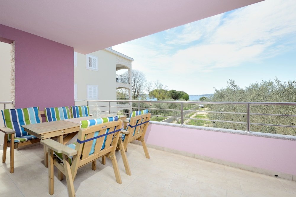 Фото Apartments Karla