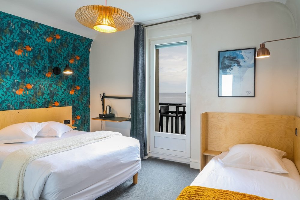 Фото Hôtel Les Charmettes