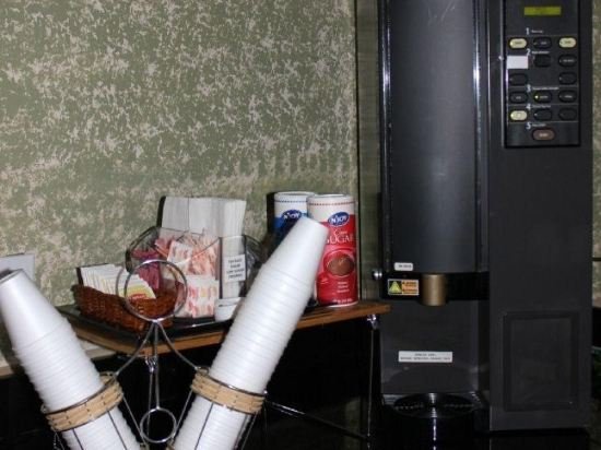 Фото Quarters Inn & Suites