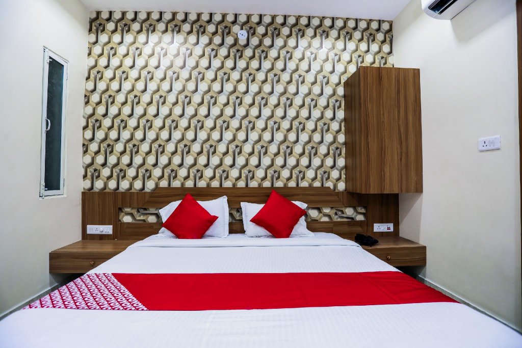 Фото Oyo 16163 Hotel Shri Hari