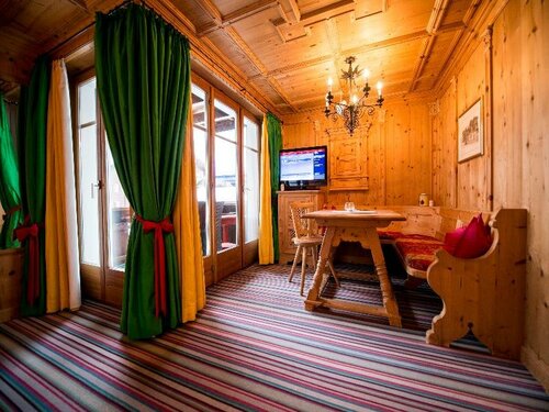 Внешний вид отеля Tradition Julen Hotel в Церматте, фото 3