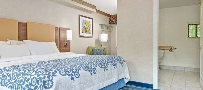 Фото Days Inn by Wyndham Ridgefield