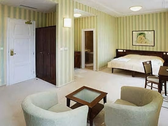 Фото Hotel Sandor Pavillon