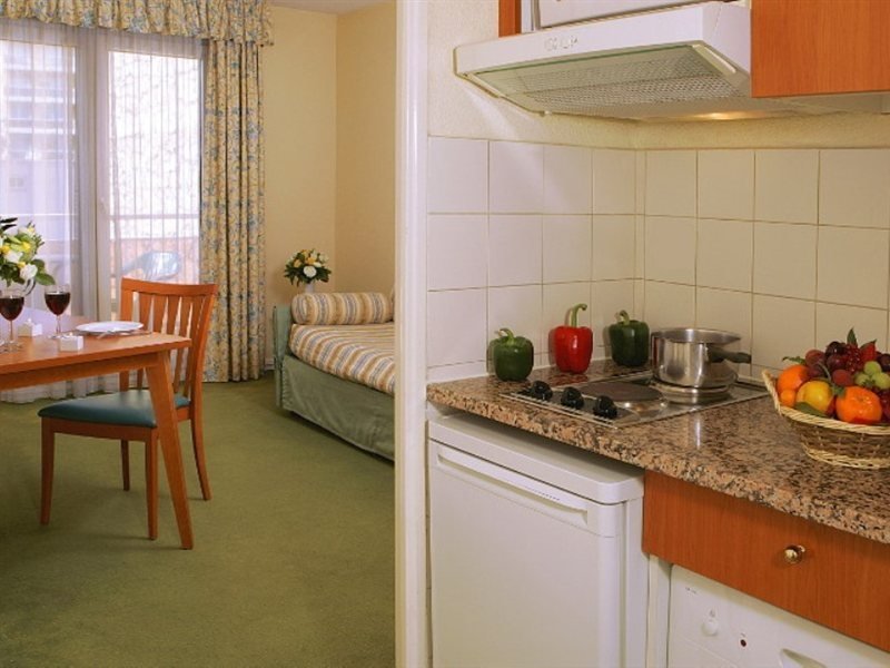 Фото Nice Promenade Residhome Aparthotel