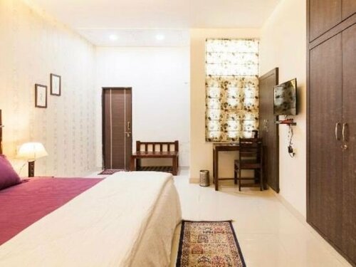 White Tulips Home Stay