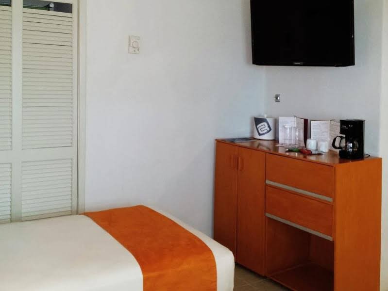 Фото Portozul Hotel Suites & SPA