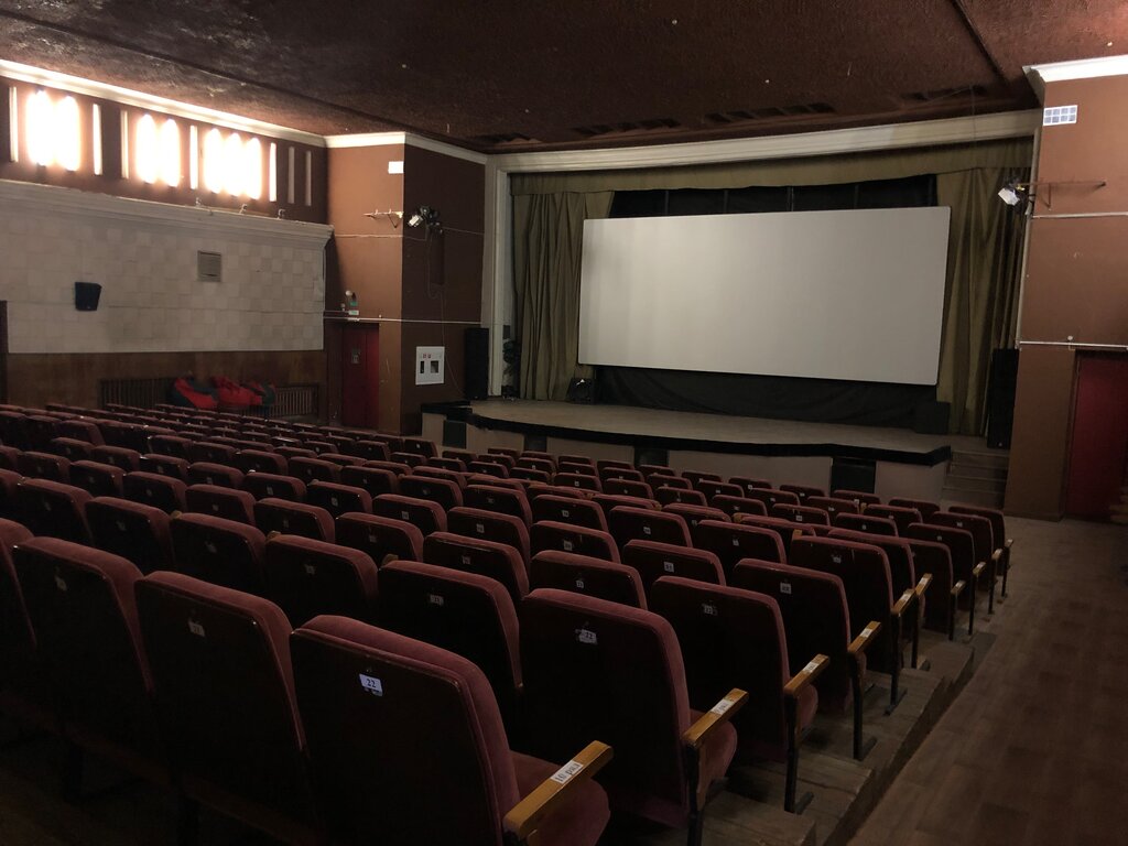 Cinema Molodezhny tsentr Mir, Ozersk, photo