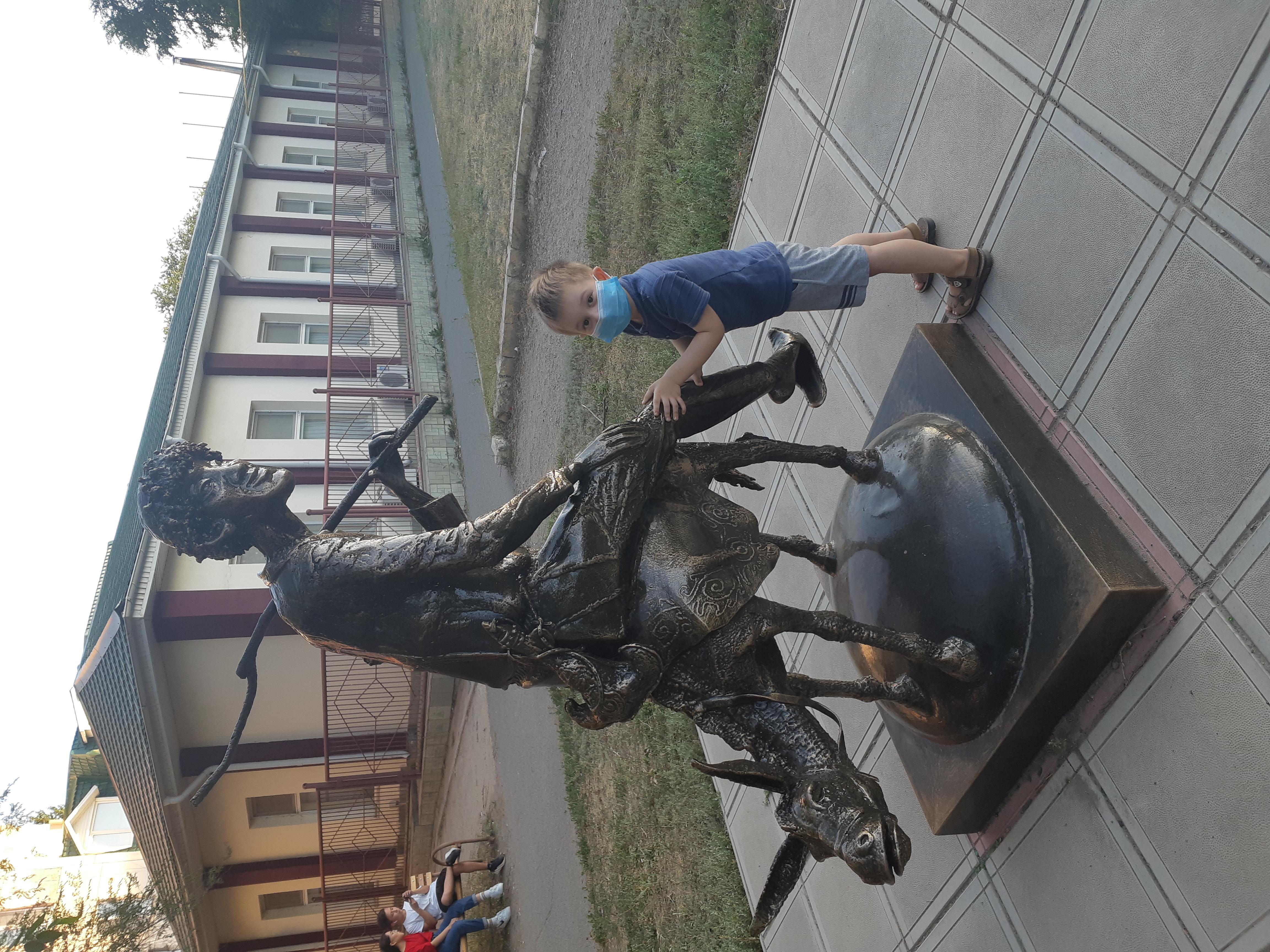 Алисаның үш еселі анальді порносын қараңыз