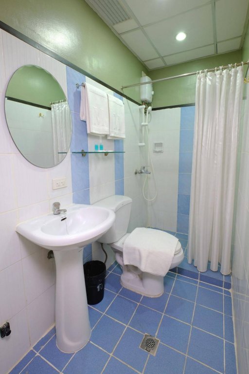 Фото Oyo 187 The Maxwell Hotel