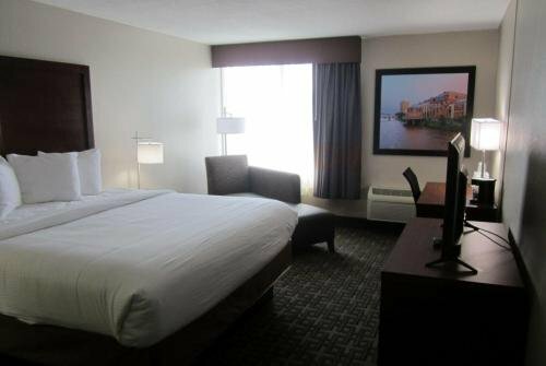 Гостиница Days Inn & Suites Grand Rapids Near Downtown в Гранд-Рапидс