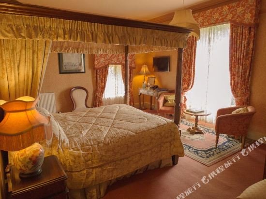 Фото Lands Of Loyal Hotel