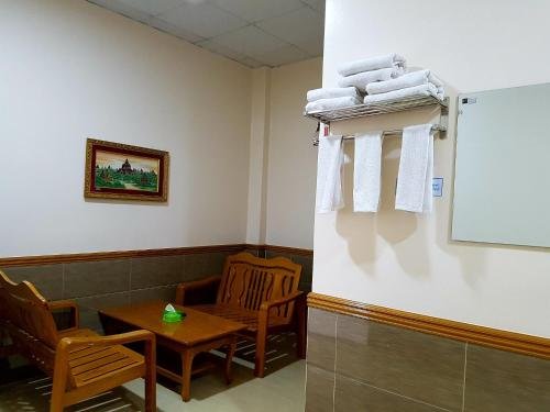 Фото Man Thi Tar Hotel