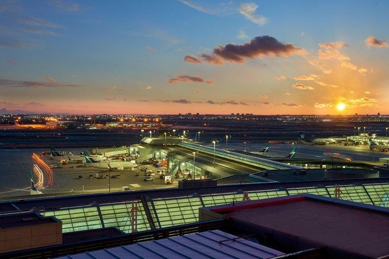 Фото Sheraton Gateway Hotel In Toronto International Airport