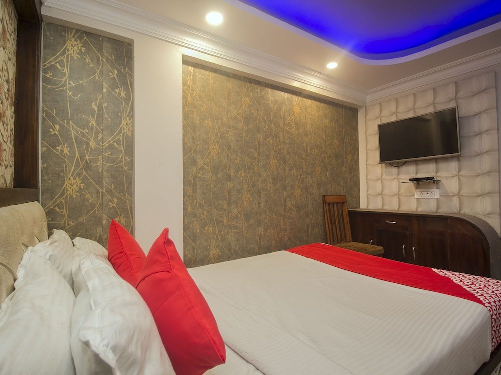 Фото Capital O 9455 Milost