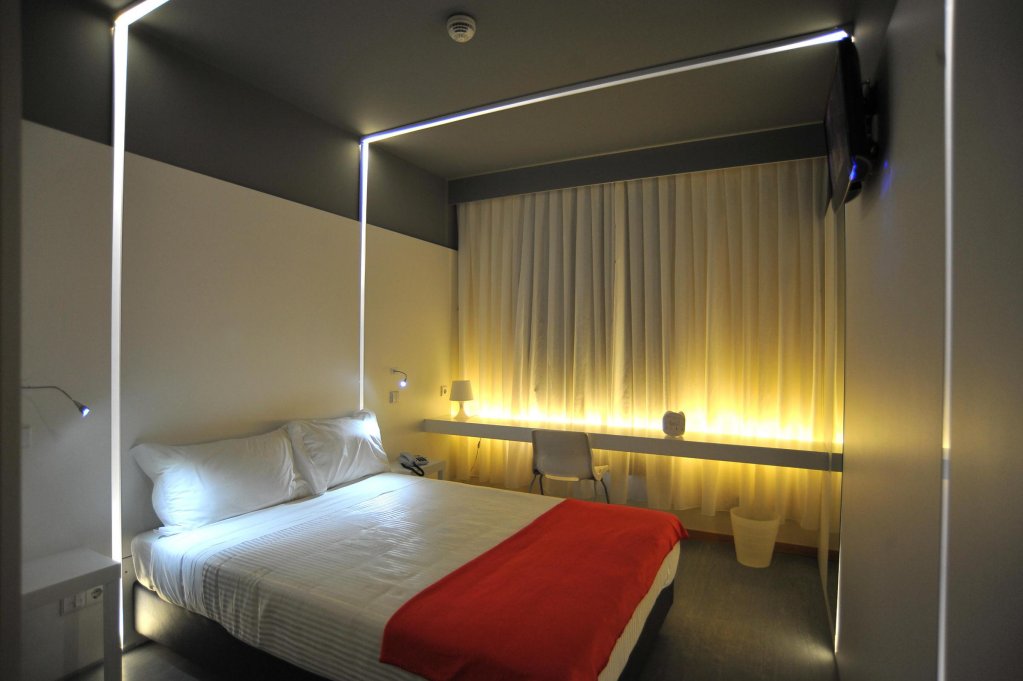 Фото Basic Braga by Axis