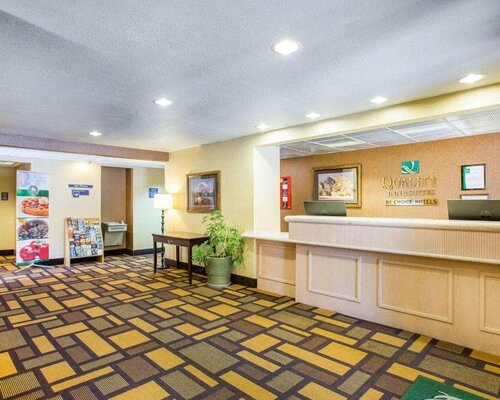 Гостиница Quality Inn & Suites Weed - Mount Shasta