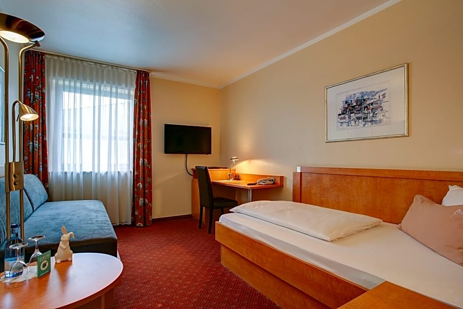 Фото Premier Inn Passau Weisser Hase