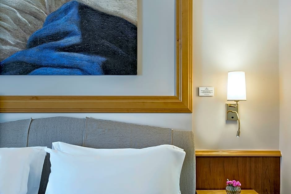 Фото Renaissance Naples Hotel Mediterraneo