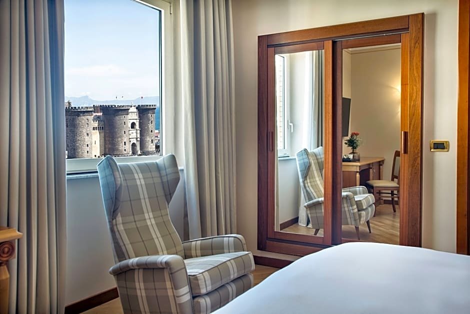 Фото Renaissance Naples Hotel Mediterraneo