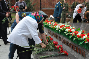 Rescuers who died in the line of duty (Dzerzhinskogo Street, 2) ، نصب تذكاري للحرب، مقبرة جماعية