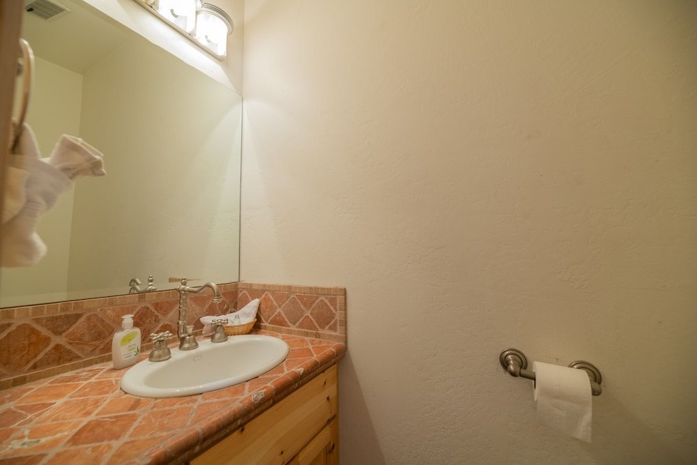 Фото Bear Hug Hideout