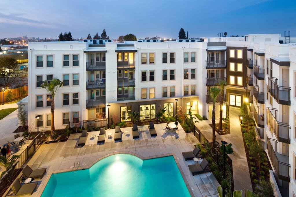 Фото Days Inn by Wyndham Redwood City