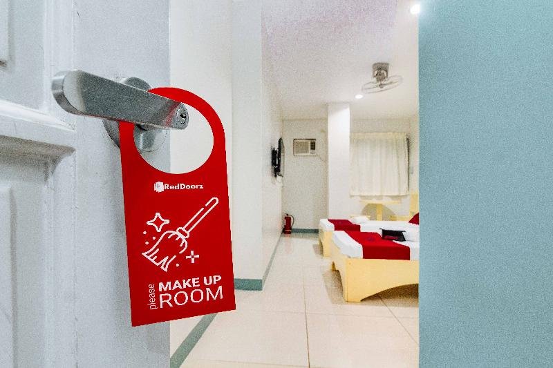 Фото RedDoorz near Cebu Metropolitan Cathedral