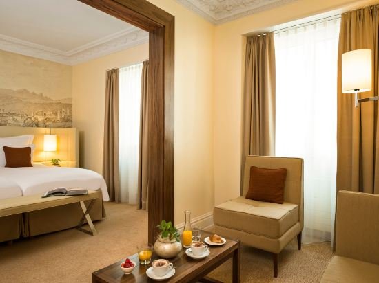 Фото Renaissance Lucerne Hotel