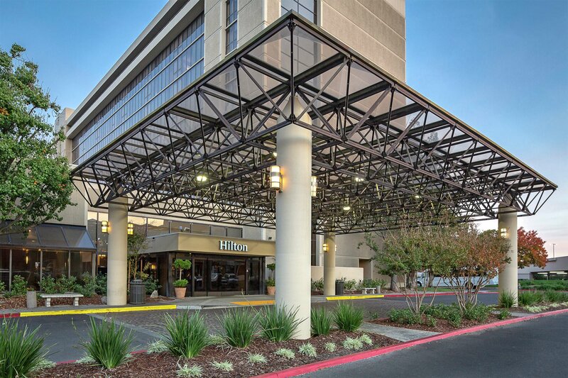 Гостиница Hilton Sacramento Arden West в Сакраменто