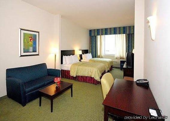 Фото St Charles Coach House, Ascend Hotel Collection